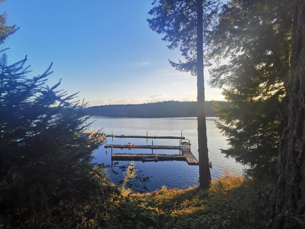 Jade Resort-Oceanfront Suites In Gowlland Harbour Heriot Bay Exterior foto